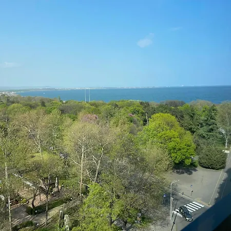 Sea Breeze Апартаменты Бургас